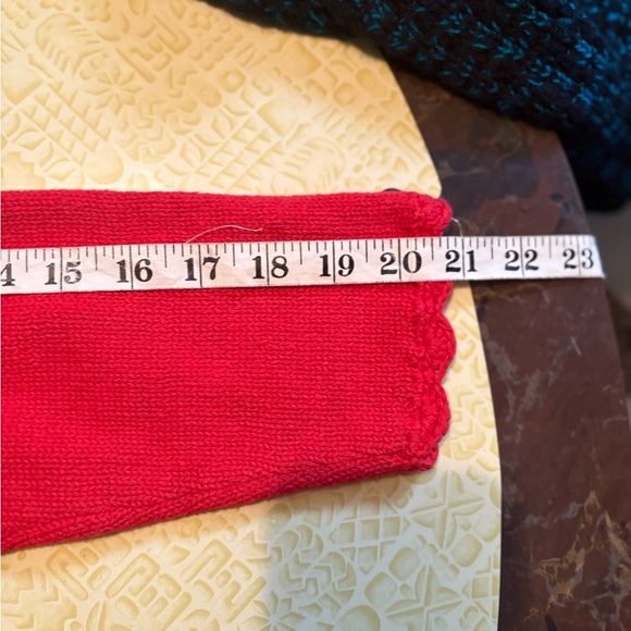 Vintage Elegant Red Cardigan with Black Embroidery - Picture 11 of 11